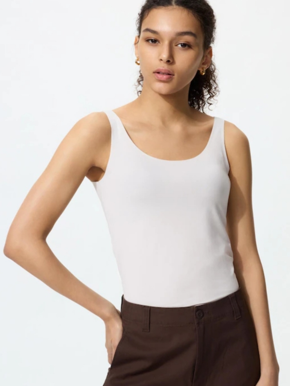 UNIQLO Airism Women’s Scoop Neck Tank Top in Light Grey